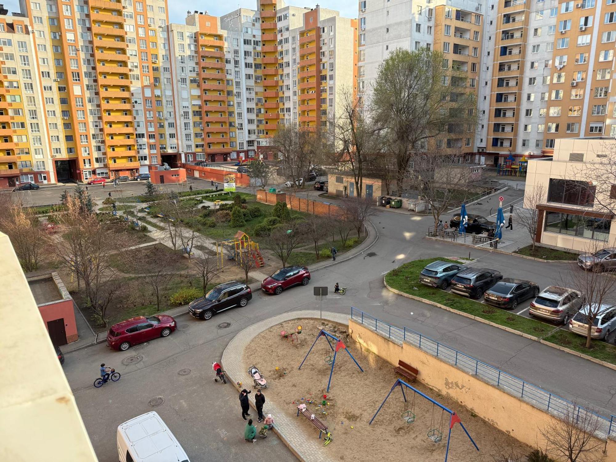 Cozy Two Bedroom Large Apartment Chisináu Exterior foto