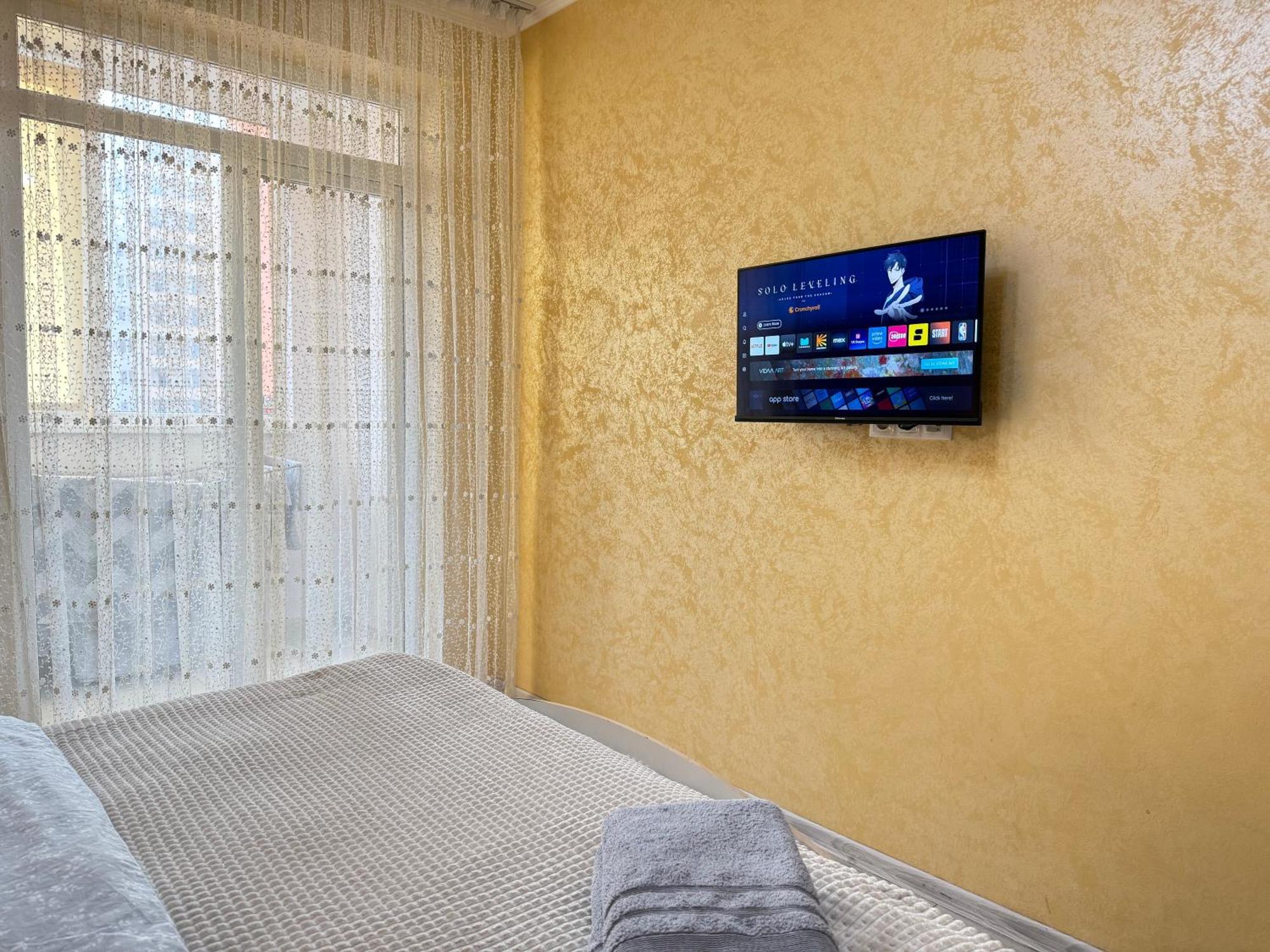 Cozy Two Bedroom Large Apartment Chisináu Exterior foto